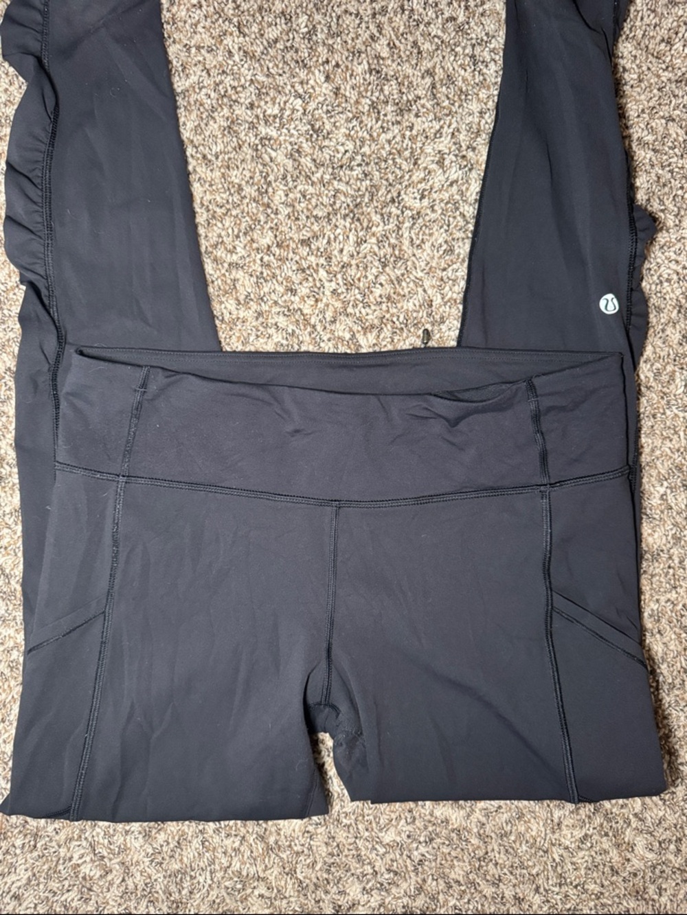lululemon athletica women’sBlack Performance Leggings w/ Ruffle Detail/pockets